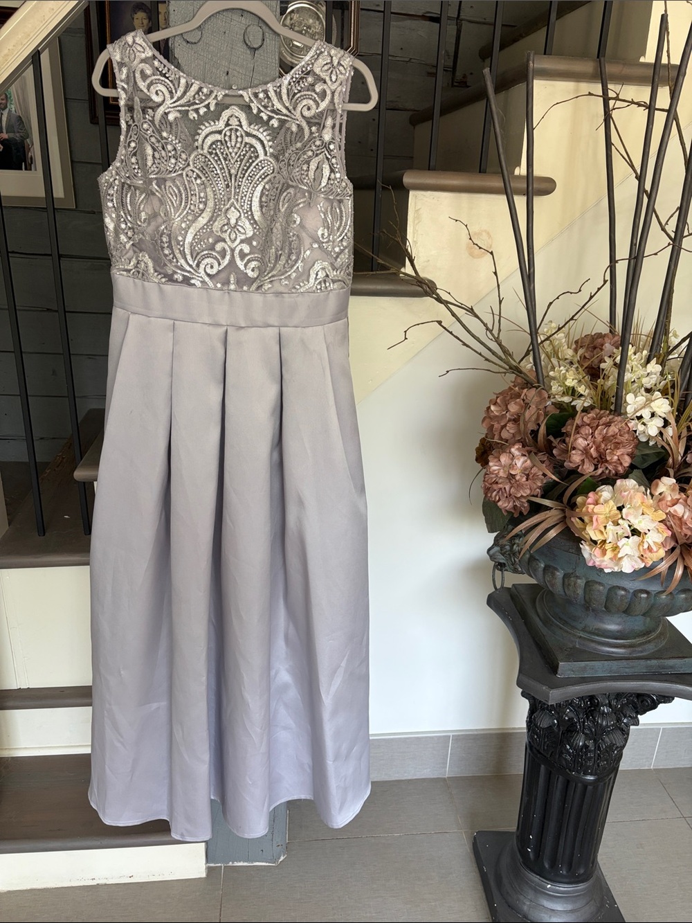 ELIZA J gorgeous gown WIth pockets aside